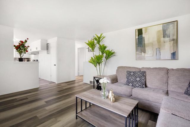 315 E Magnolia AVENUE, Manitowoc, WI 54220