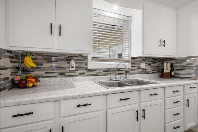 315 E Magnolia AVENUE, Manitowoc, WI 54220