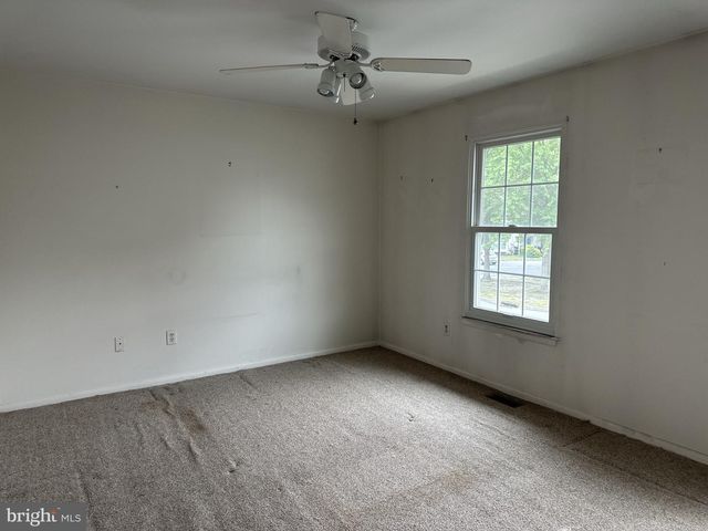 21 GRANT LN, Berlin, NJ 08009