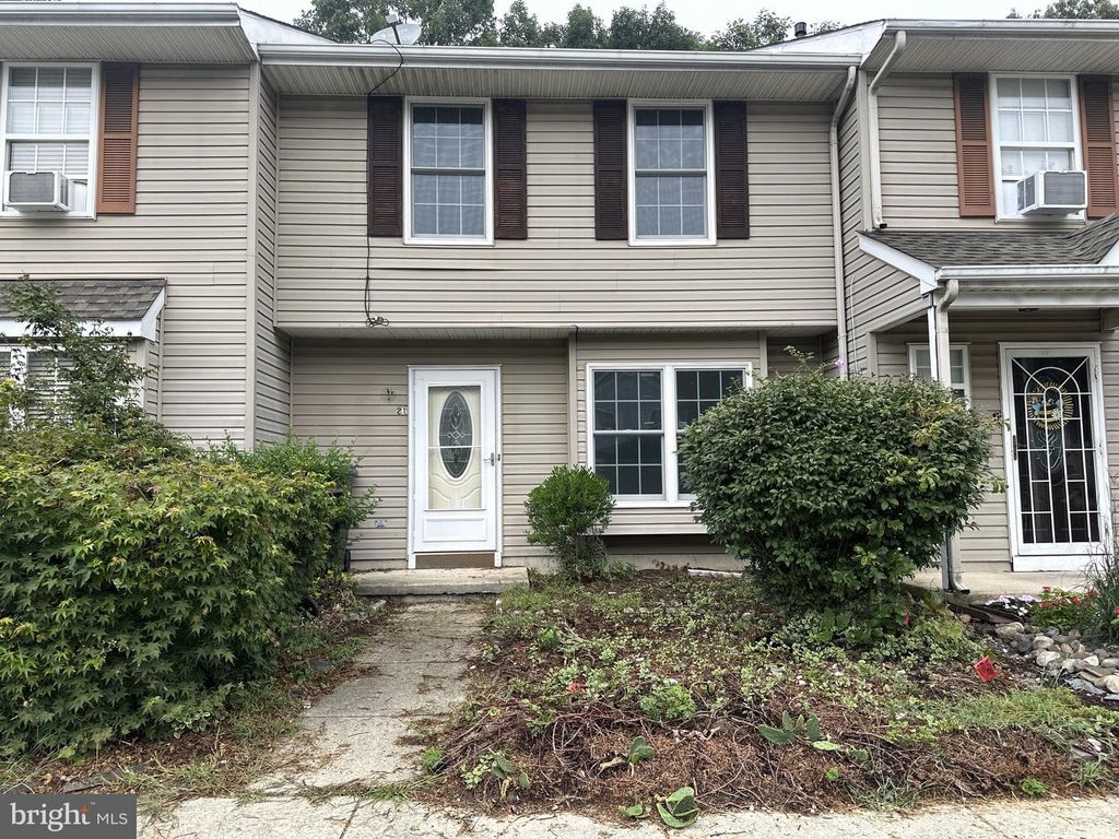 21 GRANT LN, Berlin, NJ 08009