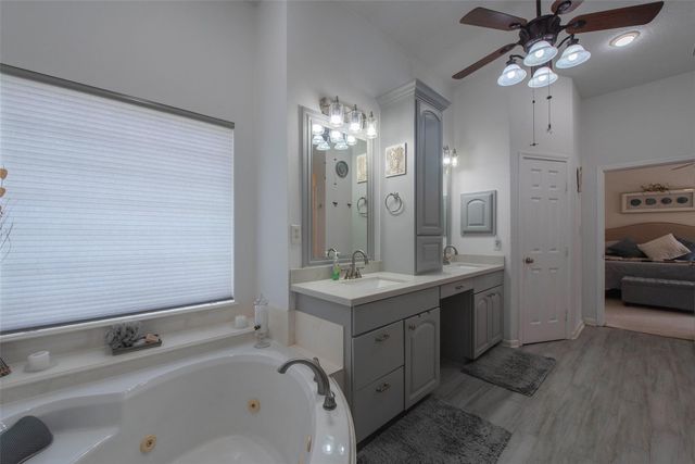 32315 Grove Park Drive, Waller, TX 77484