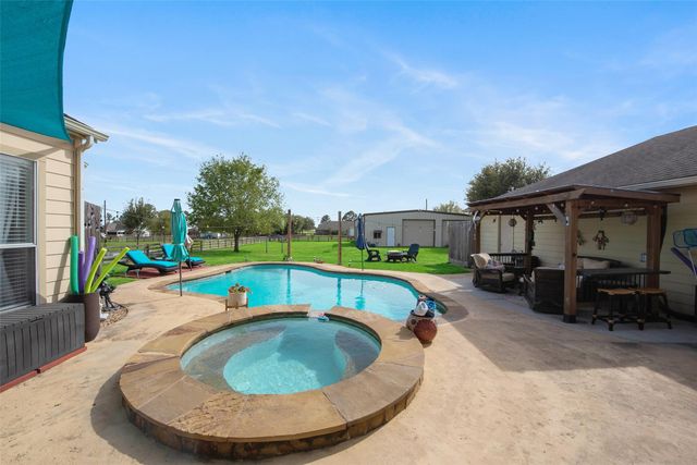 32315 Grove Park Drive, Waller, TX 77484