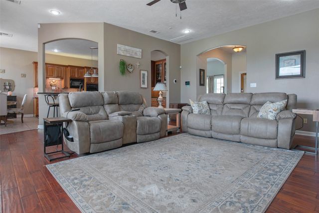 32315 Grove Park Drive, Waller, TX 77484