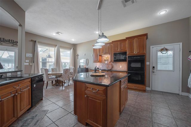 32315 Grove Park Drive, Waller, TX 77484