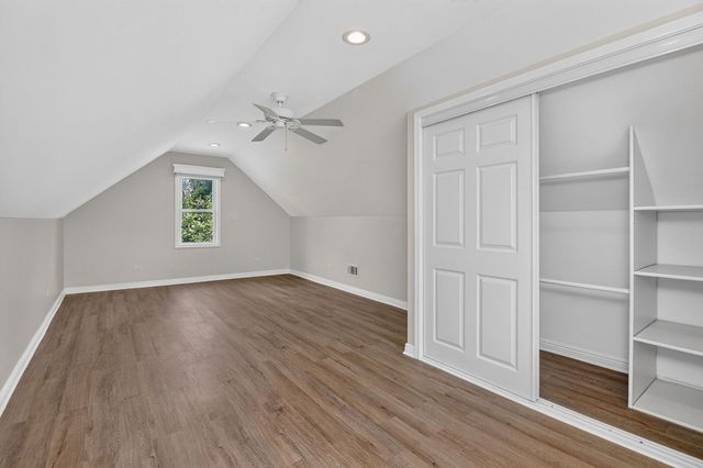 100 83RD Street, Hinsdale, IL 60527