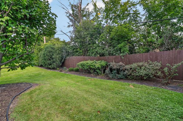 100 83RD Street, Hinsdale, IL 60527