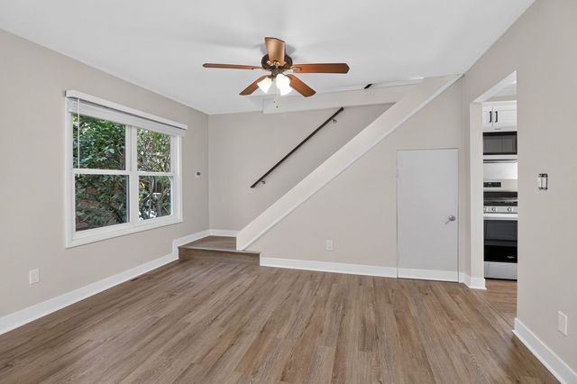 100 83RD Street, Hinsdale, IL 60527