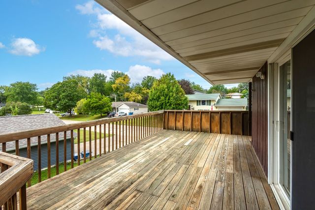 621 11th Street, Silvis, IL 61282