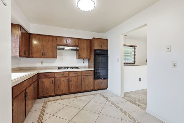 621 11th Street, Silvis, IL 61282