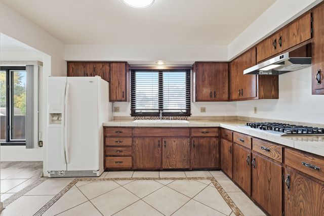 621 11th Street, Silvis, IL 61282