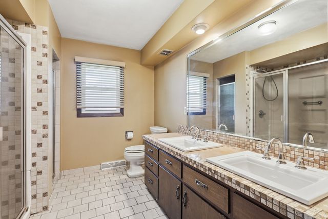 621 11th Street, Silvis, IL 61282