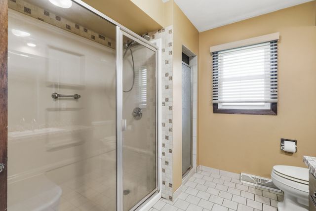 621 11th Street, Silvis, IL 61282