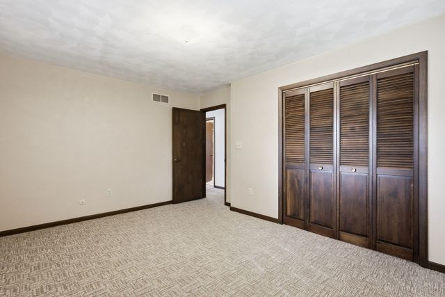 621 11th Street, Silvis, IL 61282