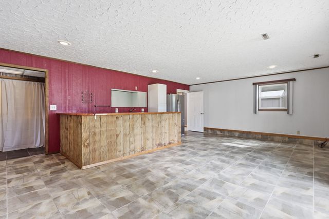 621 11th Street, Silvis, IL 61282
