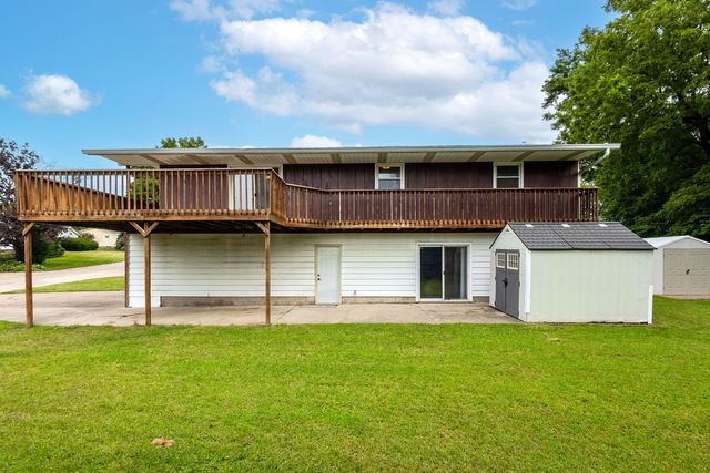 621 11th Street, Silvis, IL 61282