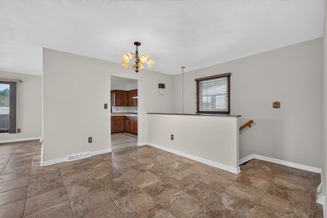 621 11th Street, Silvis, IL 61282