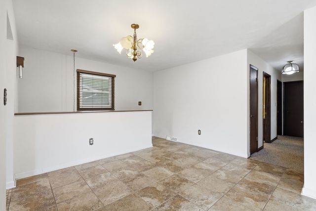 621 11th Street, Silvis, IL 61282
