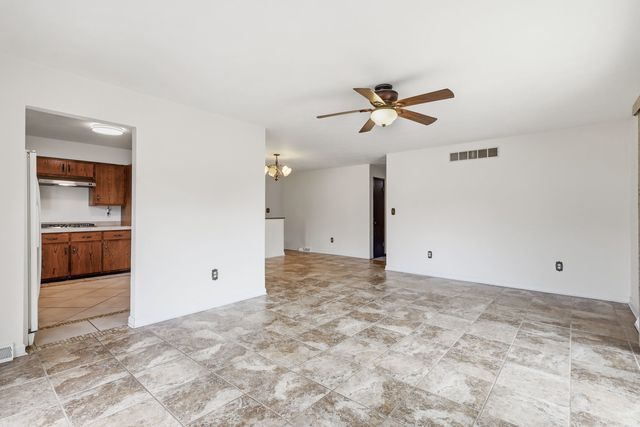 621 11th Street, Silvis, IL 61282