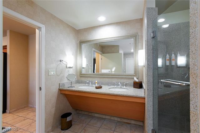 211 East Flamingo Road 1003, Las Vegas, NV 89169