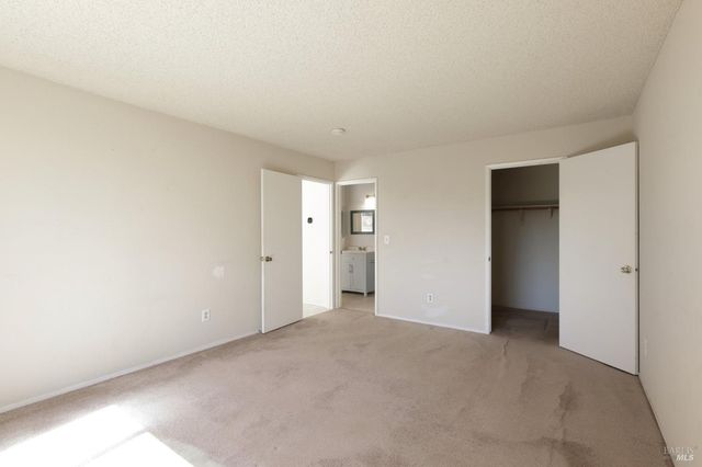 1553 Holly Ave, Rohnert Park, CA 94928