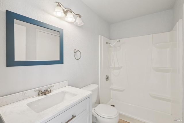 1553 Holly Ave, Rohnert Park, CA 94928