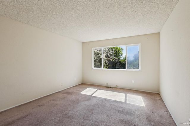 1553 Holly Ave, Rohnert Park, CA 94928