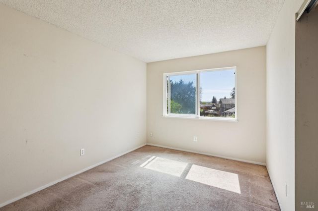 1553 Holly Ave, Rohnert Park, CA 94928