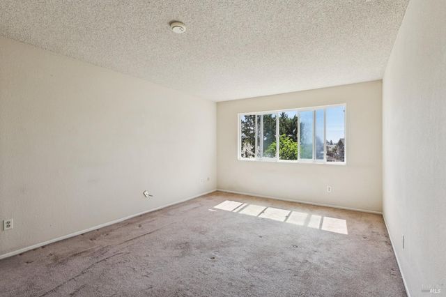 1553 Holly Ave, Rohnert Park, CA 94928