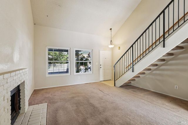 1553 Holly Ave, Rohnert Park, CA 94928