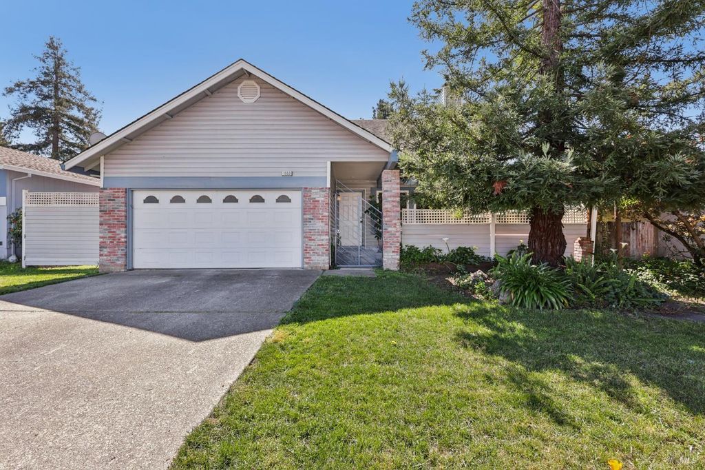 1553 Holly Ave, Rohnert Park, CA 94928