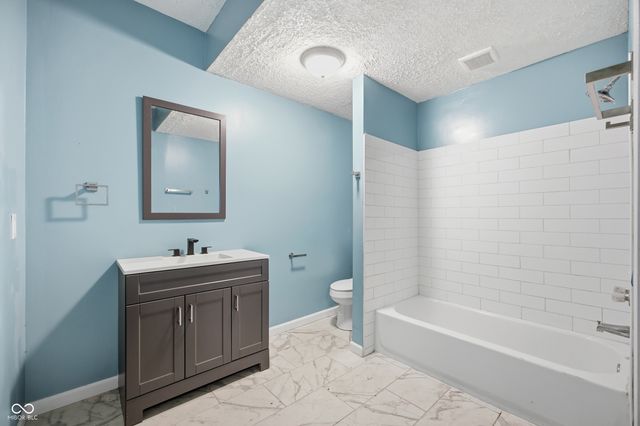 1329 W 3rd Street, Anderson, IN 46016