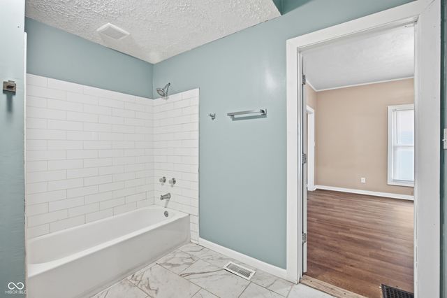 1329 W 3rd Street, Anderson, IN 46016