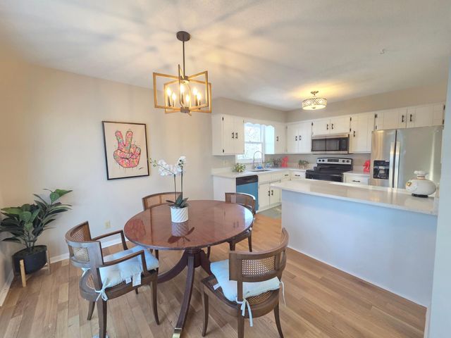 4174 Oakcrest Drive, Vadnais Heights, MN 55127