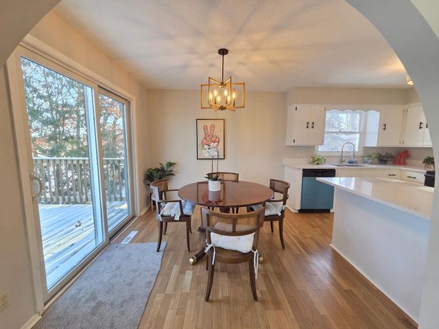 4174 Oakcrest Drive, Vadnais Heights, MN 55127