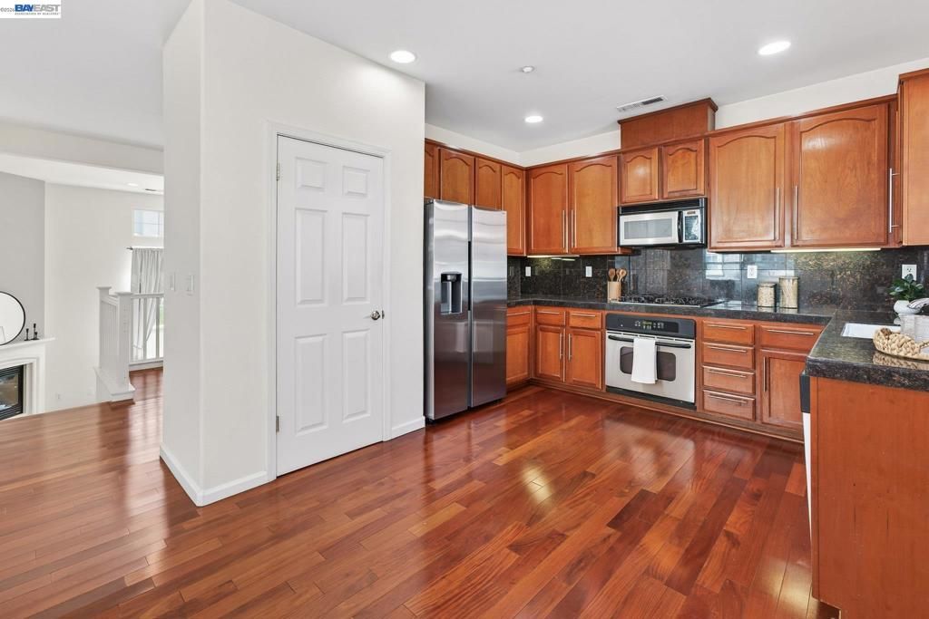 Image 12 of property listing at 3554 Shadowbrook Ter, Fremont, CA 94536