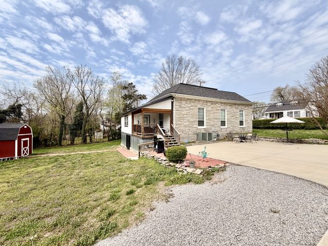 525 E Washington St, Pulaski, TN 38478