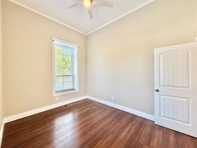 525 E Washington St, Pulaski, TN 38478