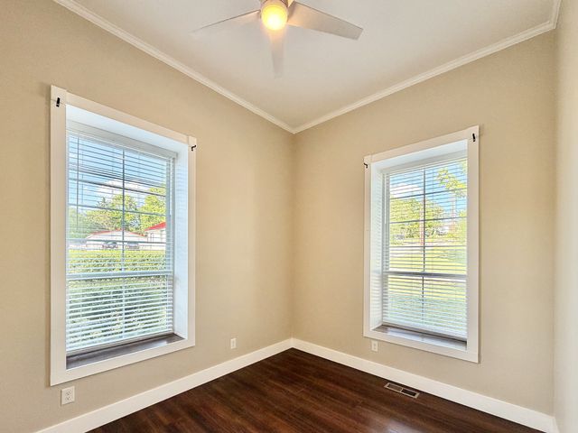 525 E Washington St, Pulaski, TN 38478