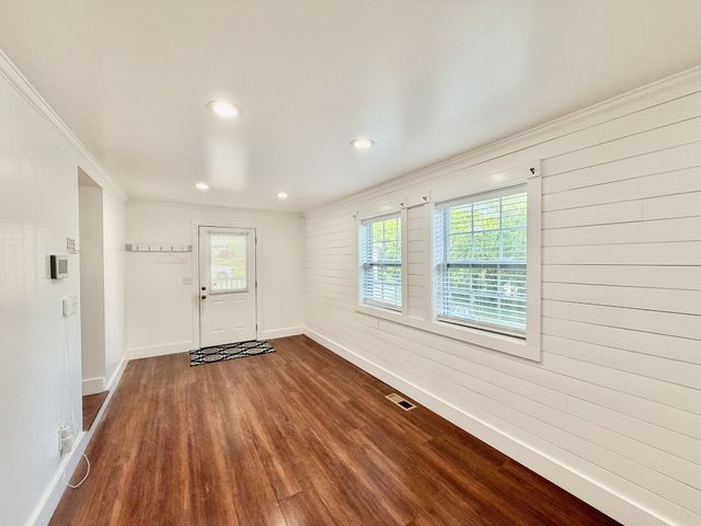 525 E Washington St, Pulaski, TN 38478