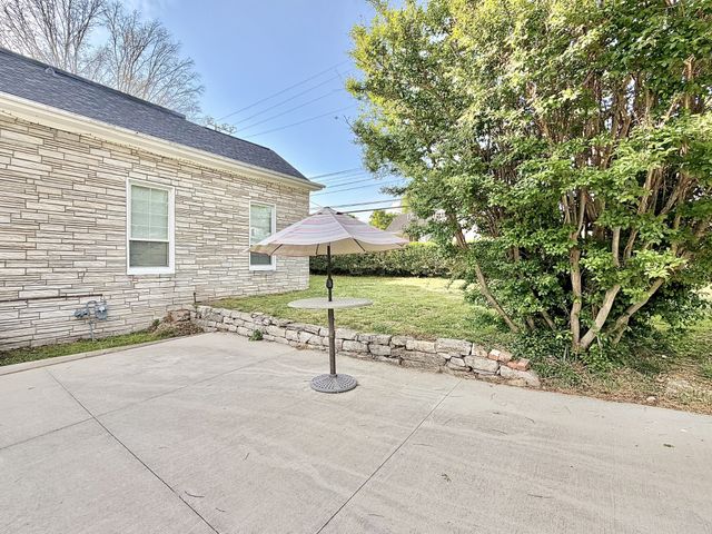 525 E Washington St, Pulaski, TN 38478