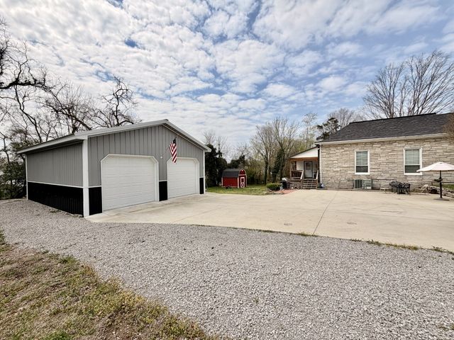 525 E Washington St, Pulaski, TN 38478