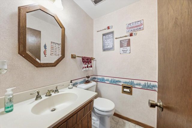 2535 S Brookside COURT, New Berlin, WI 53151