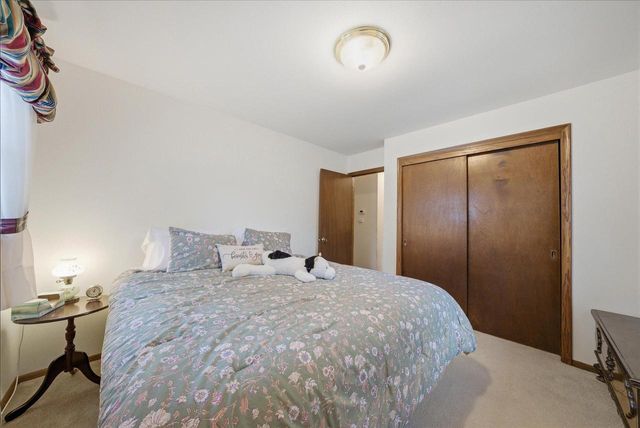 2535 S Brookside COURT, New Berlin, WI 53151