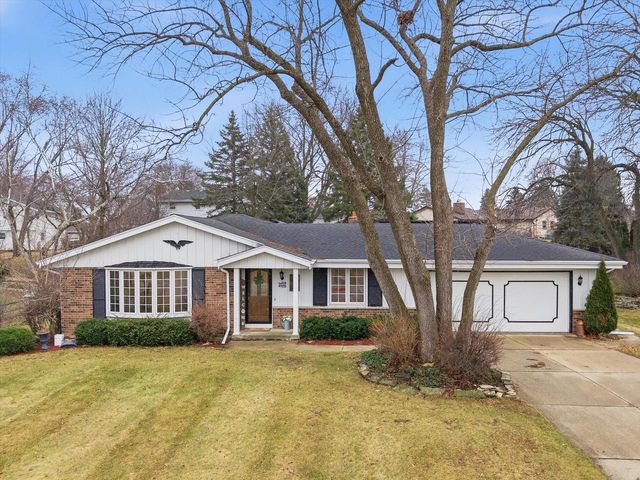 2535 S Brookside COURT, New Berlin, WI 53151