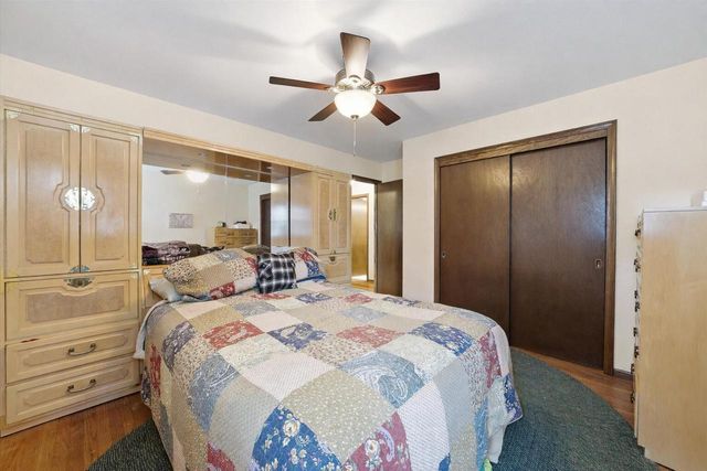 2535 S Brookside COURT, New Berlin, WI 53151