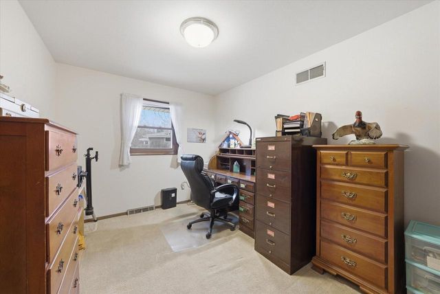 2535 S Brookside COURT, New Berlin, WI 53151