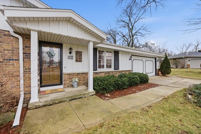 2535 S Brookside COURT, New Berlin, WI 53151