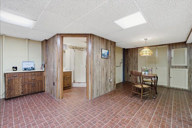 2535 S Brookside COURT, New Berlin, WI 53151