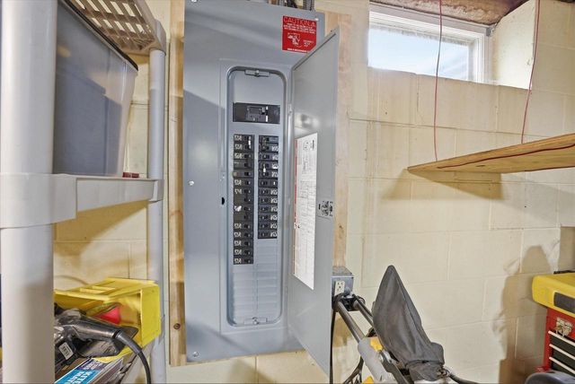 2535 S Brookside COURT, New Berlin, WI 53151