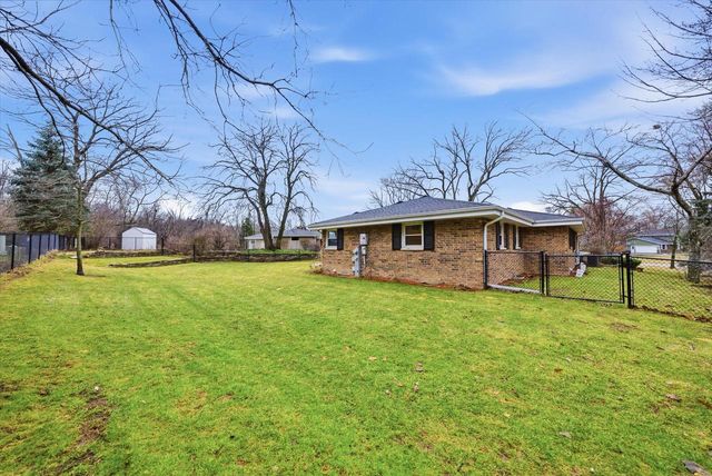 2535 S Brookside COURT, New Berlin, WI 53151